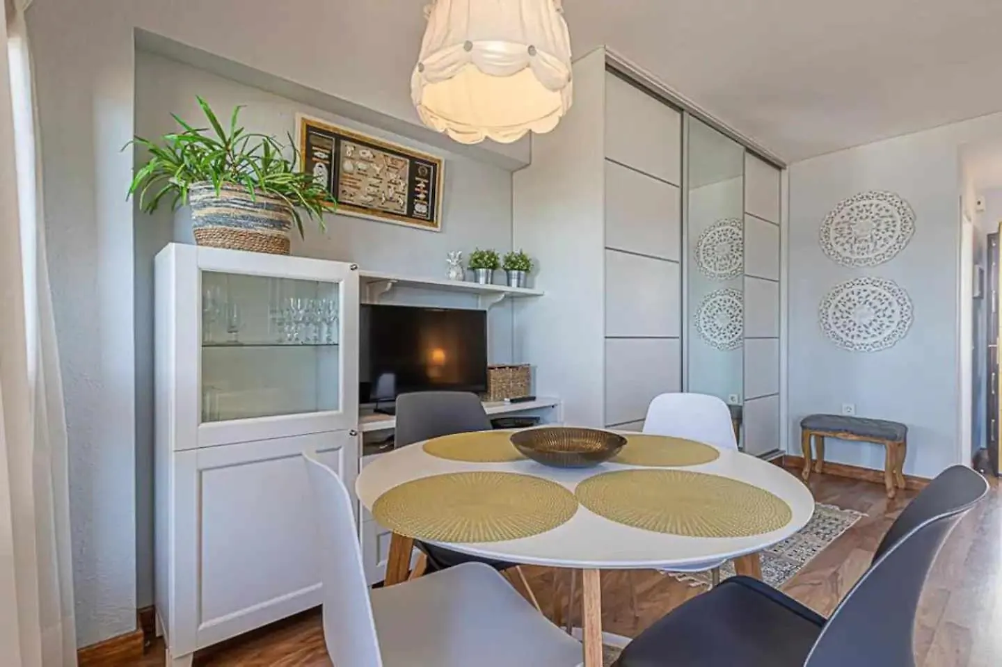 Encantador Apartamento En Primera Linea De Playa 베날마데나코스타
