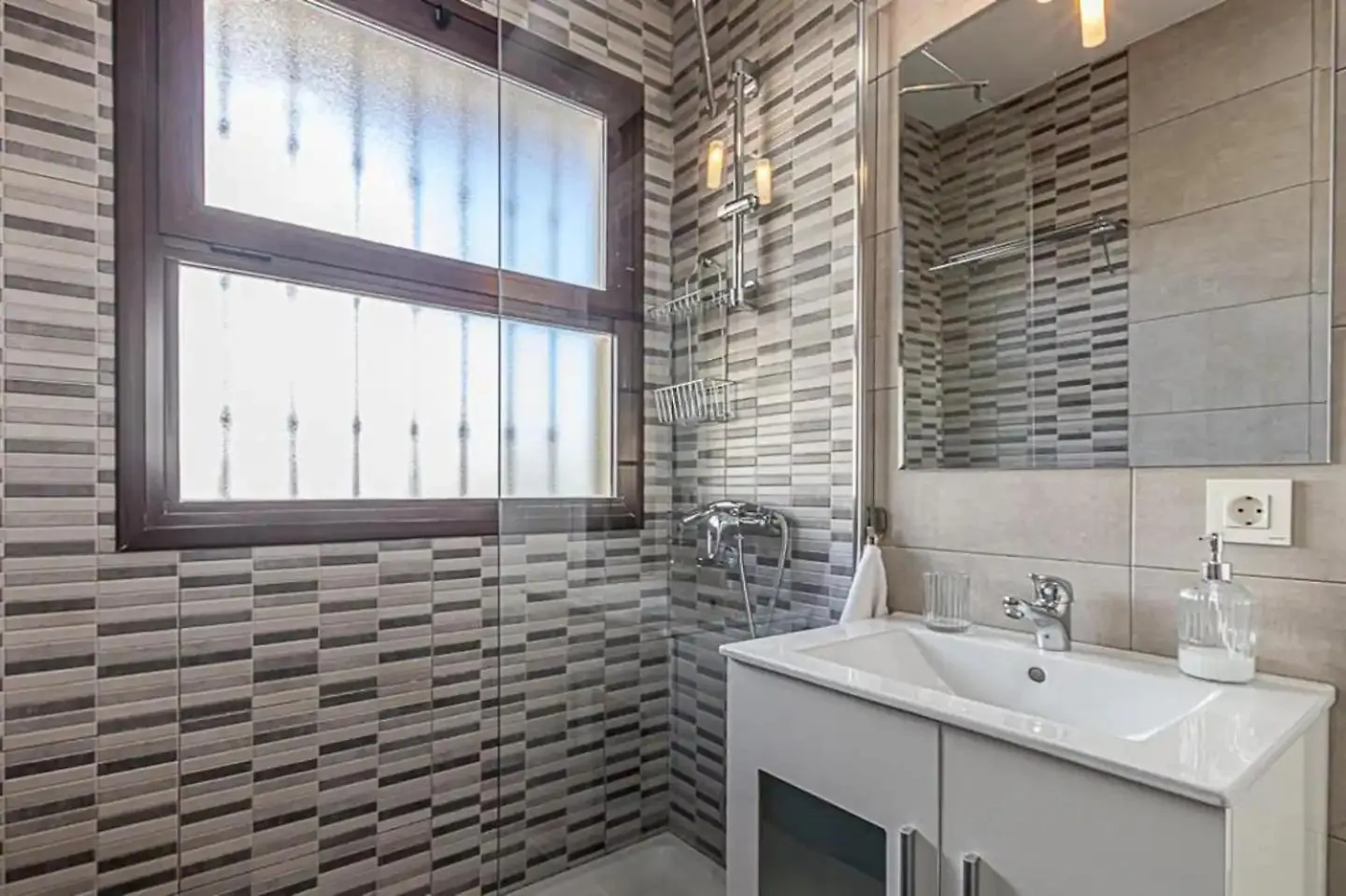 Encantador Apartamento En Primera Linea De Playa 베날마데나코스타