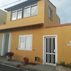 https://la-centinela-1.in-canary-islands.com