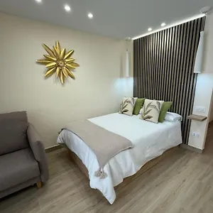 https://apartamentos-benalmadena-agata.1costadelsol.com
