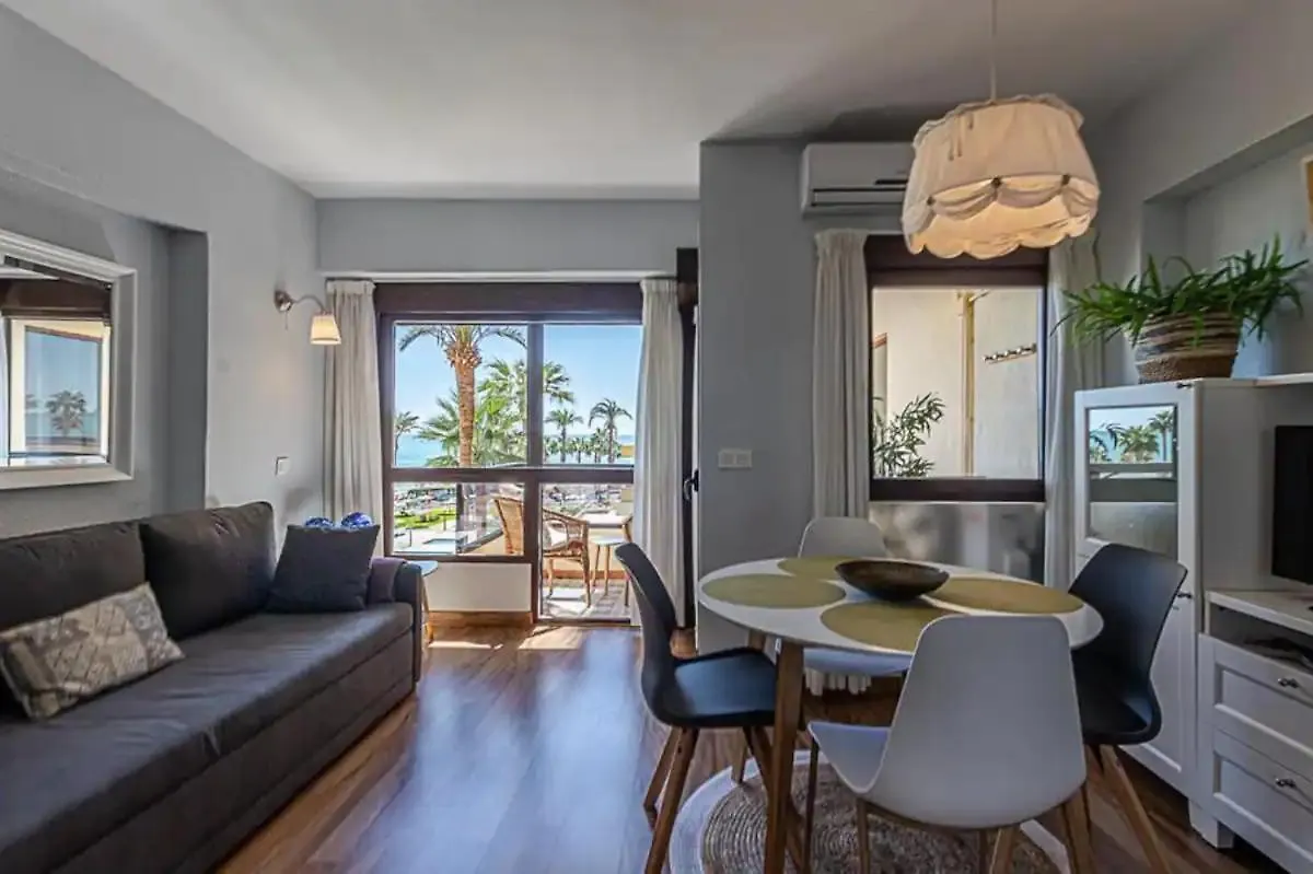 Encantador apartamento en primera línea de playa Benalmádena 0*,  España